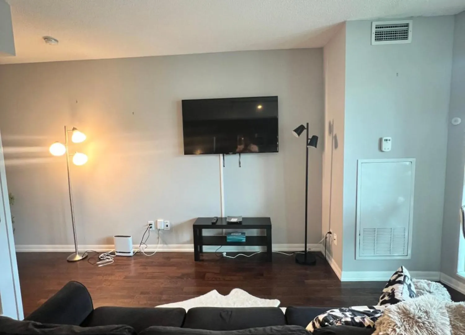 Downtown Toronto Cozy Suite Canada