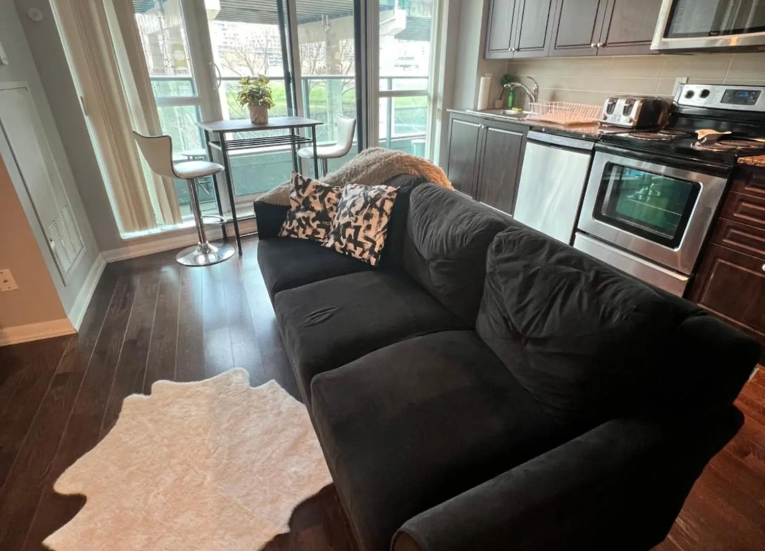 Downtown Toronto Cozy Suite Apartment
