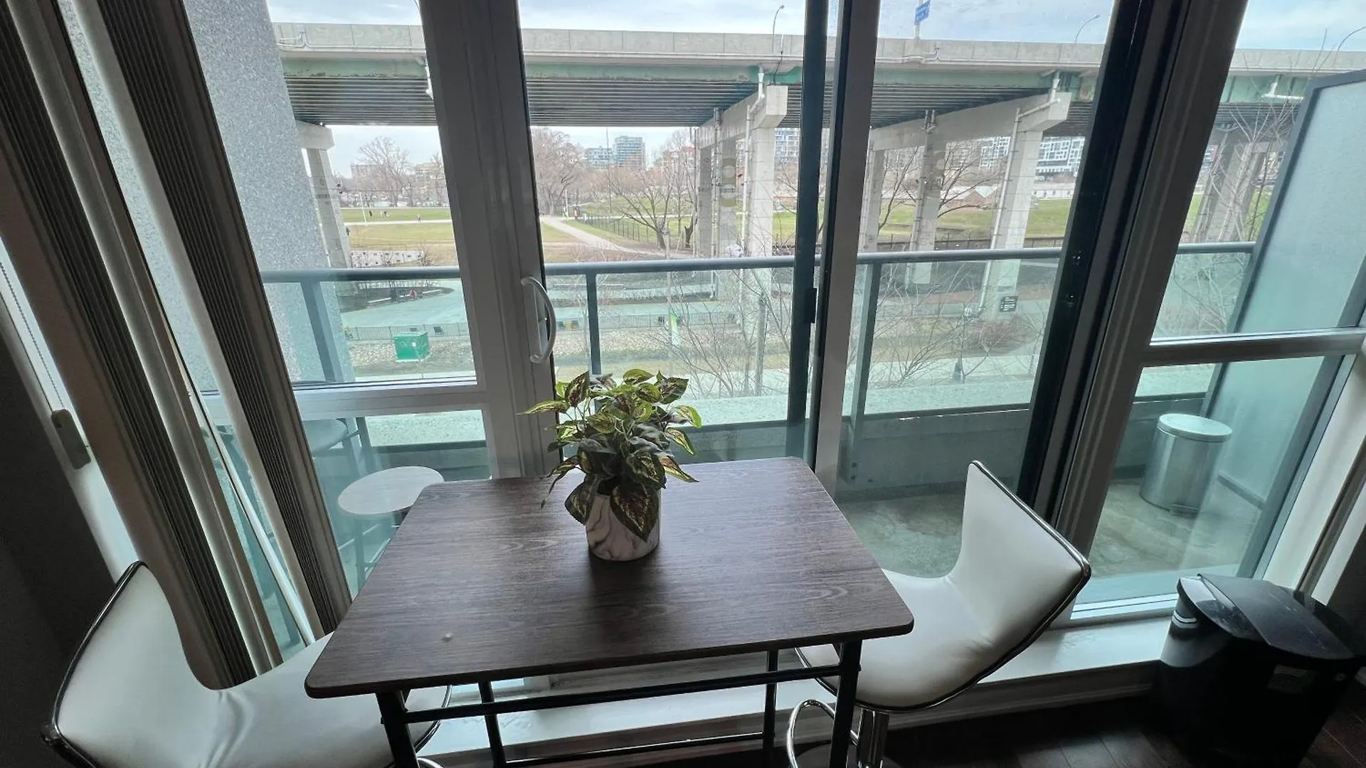 Apartment Downtown Toronto Cozy Suite
